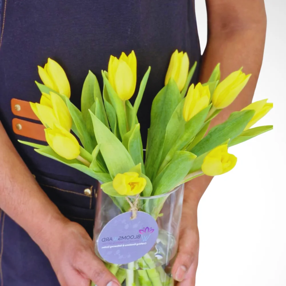 The Everyday Charm - 10 yellow tulips